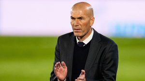 حقيقة تفكير ريال مدريد في تعيين زيدان خلفًا لـ أنشيلوتي