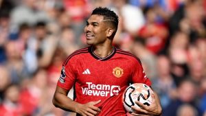 مانشستر يونايتد يفاجئ الدوري السعودي بشأن ضم كاسميرو