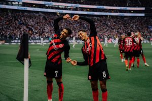 عمر مرموش يسجل ثامن أهدافه مع فرانكفورت في الدوري الألماني