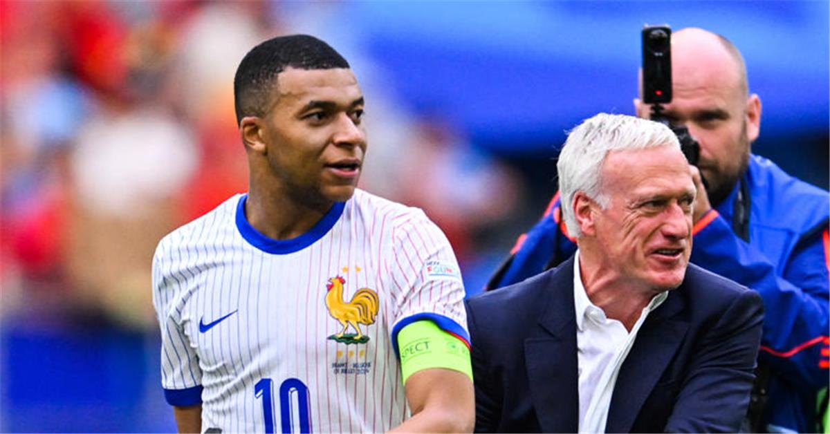 مبابي نجم منتخب فرنسا