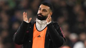 رد فعل مثير لـ محمد صلاح بعد استبعاده من مباراة ليفربول وإنتر