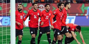 كاف يقرر إيقاف ثنائي منتخب مصر قبل مباراة نيجبريا في أمم أفريقيا