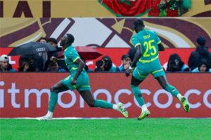 السنغال تصعق المغرب وتتوج بلقب كأس أمم إفريقيا بعد مباراة ماراثونية.. فيديو